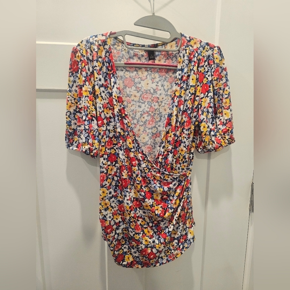 Ann Taylor Floral Drape Front Blouse Women’s Small Short Sleeve V-Neck Top Modal